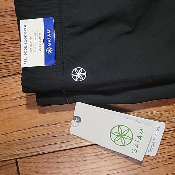 Gaiam Woven Short with Mesh Black - XXL - NWT - Picture 3 of 5